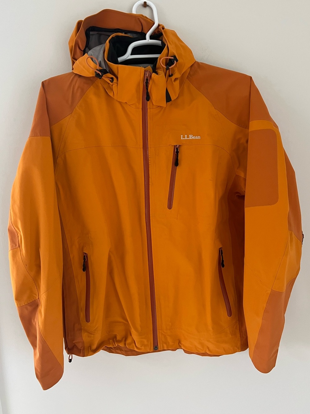 ☔️ LL Bean men’s water and wind resistant jacket in EXCELLENT condition